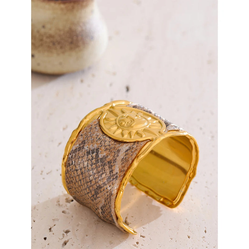 Bracelete Punho de Sol banhado a Ouro 18K