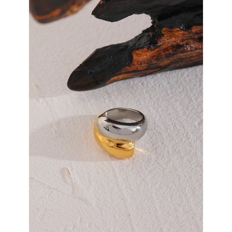 Anel Twist - Banhado a Ouro 18K