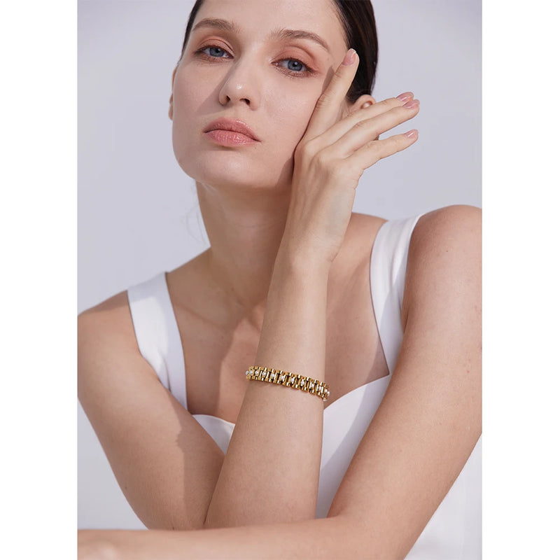 Bracelete Verus - Com Pérolas Naturais e pedras em Zircónia banhada a Ouro 18K