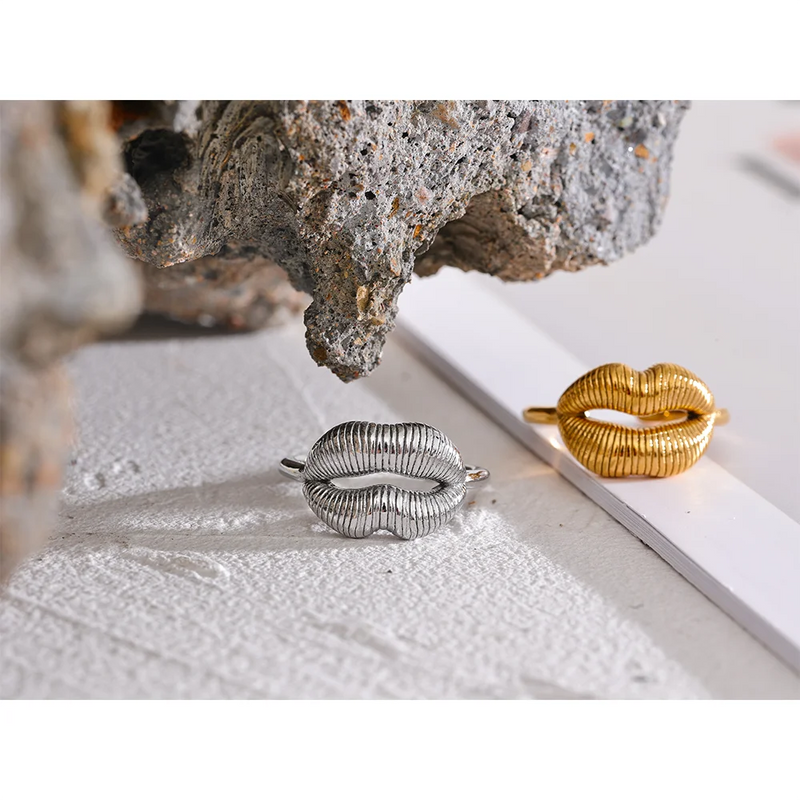 Anel Boca Premium banhado a Ouro 18K