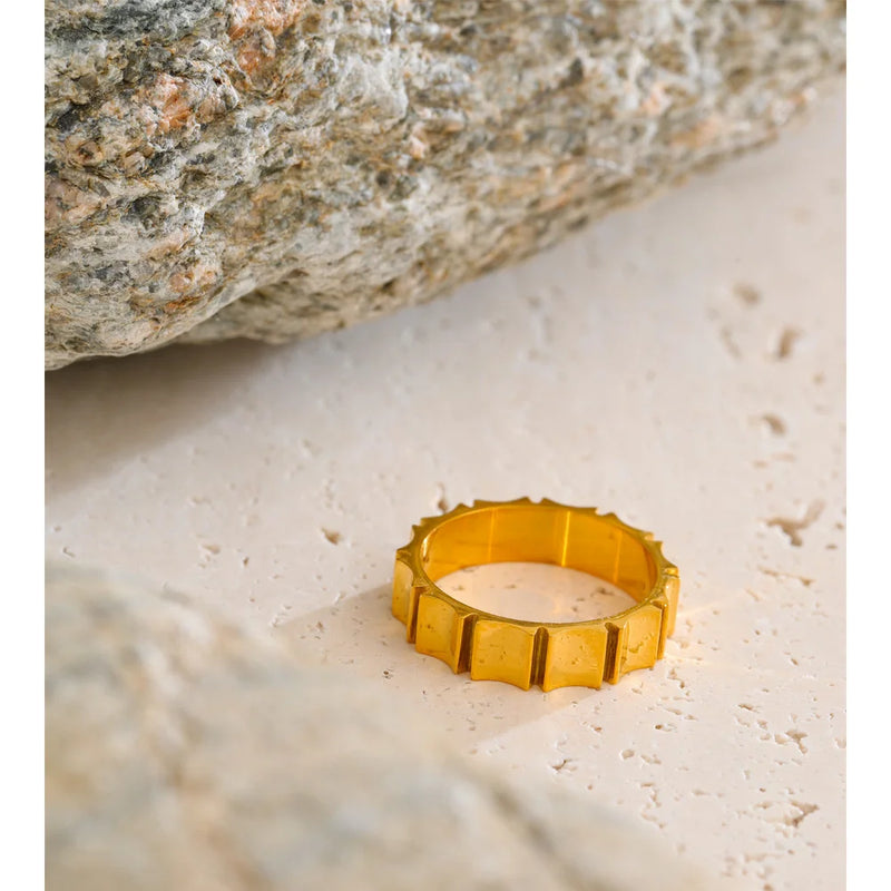 Anel Unique Banhado a Ouro 18K