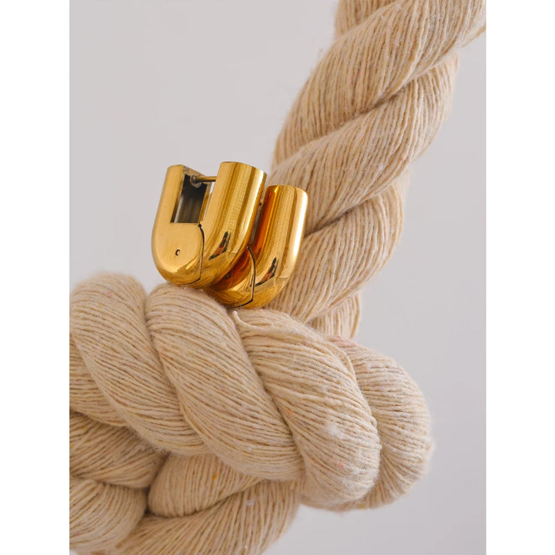 Brincos U-Shape banhados a Ouro 18K