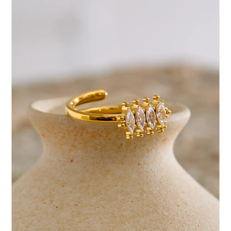 Anel Prisma com Pedras em Zircónia banhado a Ouro 18K