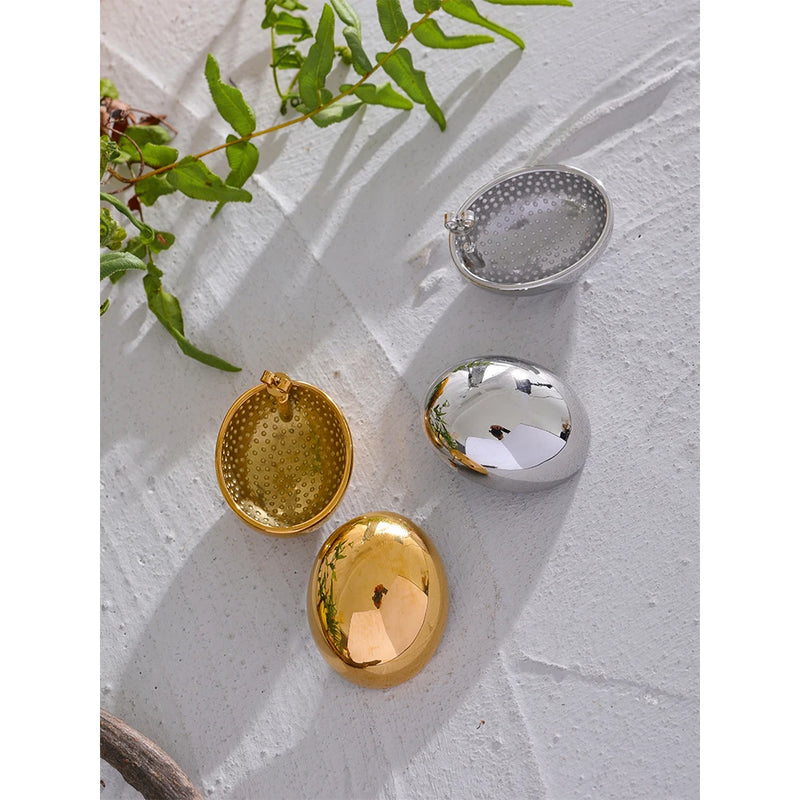 Brinco Oval Prata e Dourado Banhado a Ouro 18K