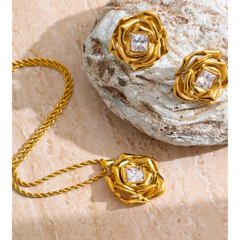 Conjunto Julieta Banhado a Ouro 18K Com pedras em Zirconia