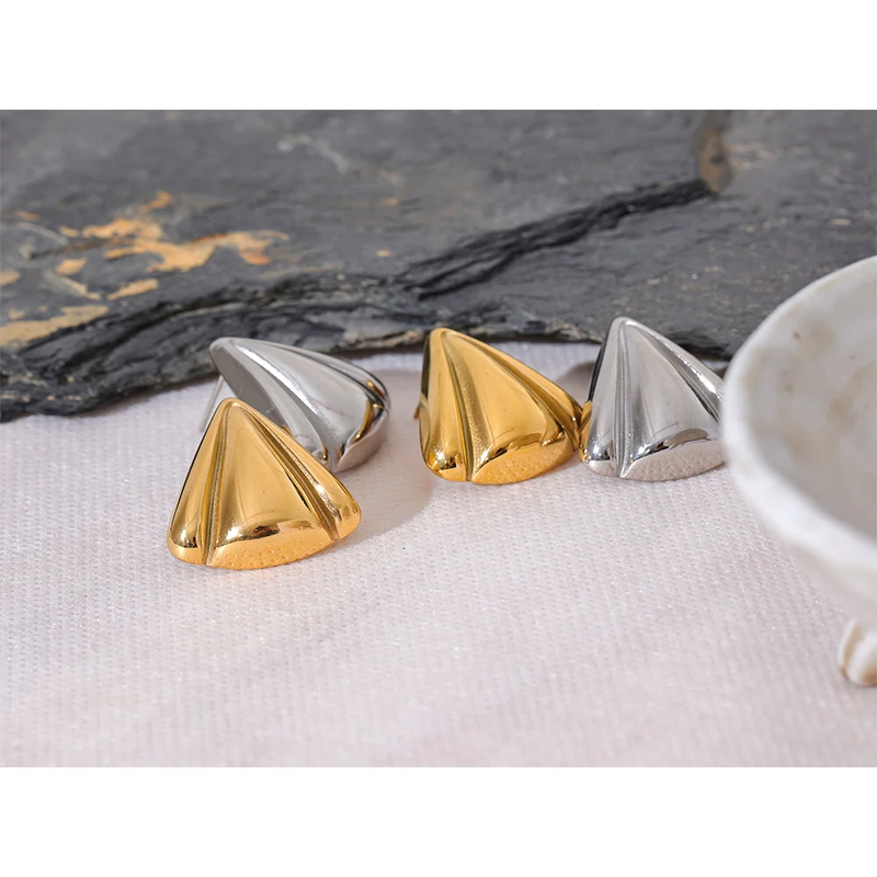 18K Gold Plated Shell Earring