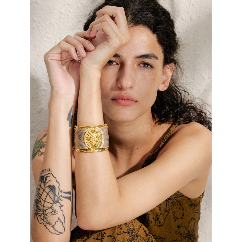 Bracelete Punho de Sol banhado a Ouro 18K
