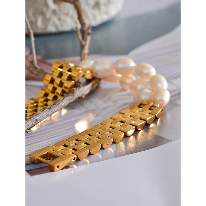 Pulseira - Cuban  Premium com Pérolas Naturais e Banhada a Ouro 18K